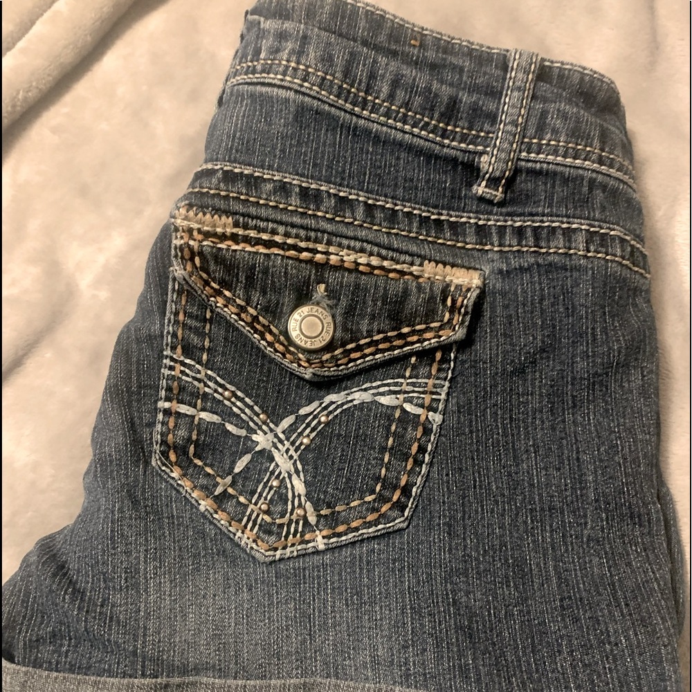 5/6  Rue 21 Jean Shorts - Picture 4 of 5